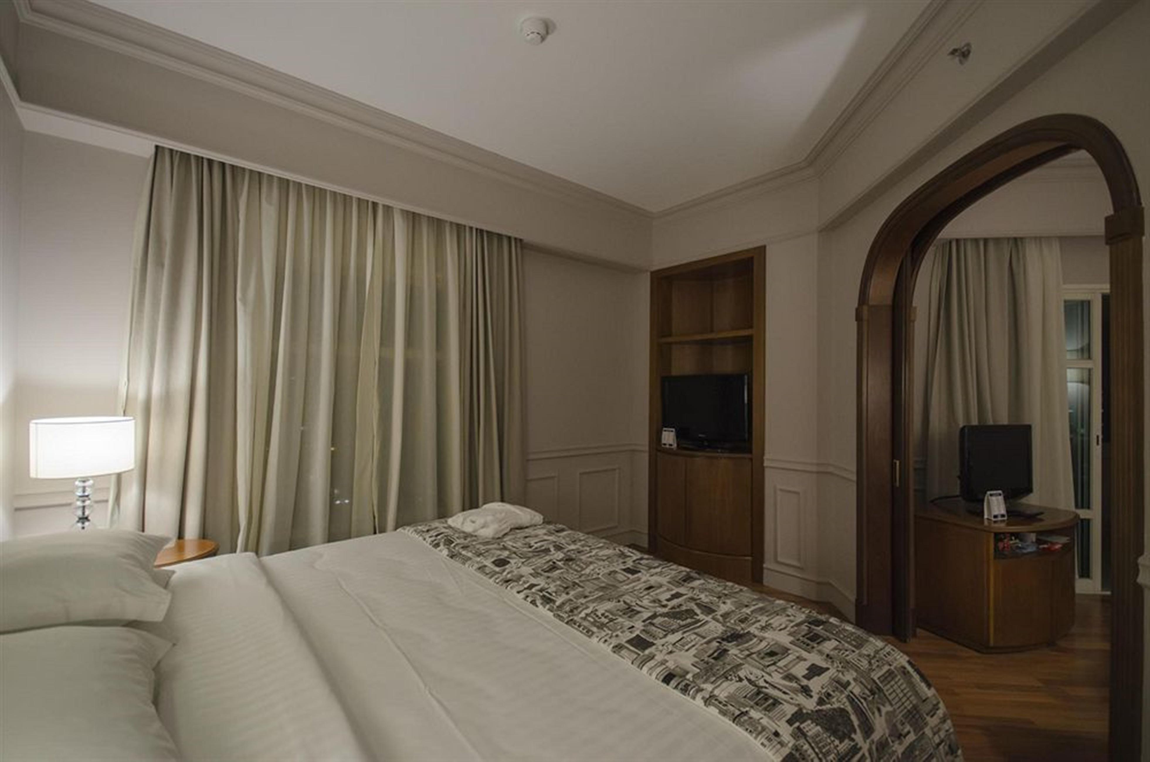 Gran Estanplaza Berrini Hotel São Paulo Buitenkant foto A bedroom at the hotel